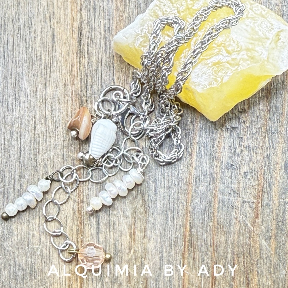 SHELLS 🐚  AND PEARLS + Silver and Cream Bracelet
